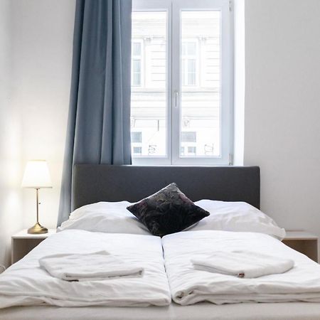 Attractive Apartment Near Wiener Stadthalle Buitenkant foto