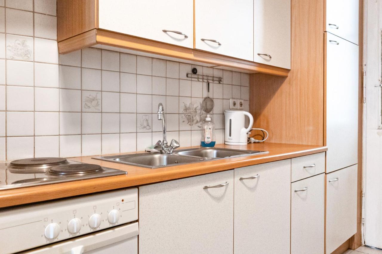 Attractive Apartment Near Wiener Stadthalle Buitenkant foto