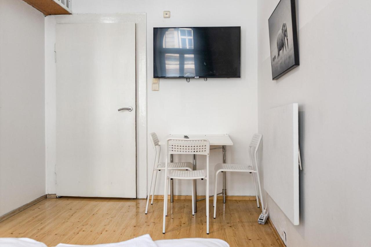Attractive Apartment Near Wiener Stadthalle Buitenkant foto